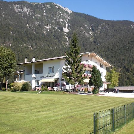 Naturparkhotel Florence Weissenbach am Lech Εξωτερικό φωτογραφία